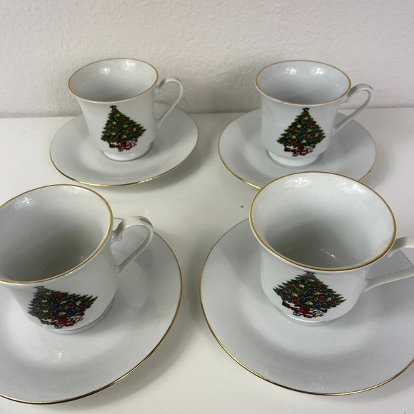 Vintage Sea Gull Fine ChineaChristmas  holiday tea cups &  saucers - Picture 5 of 13